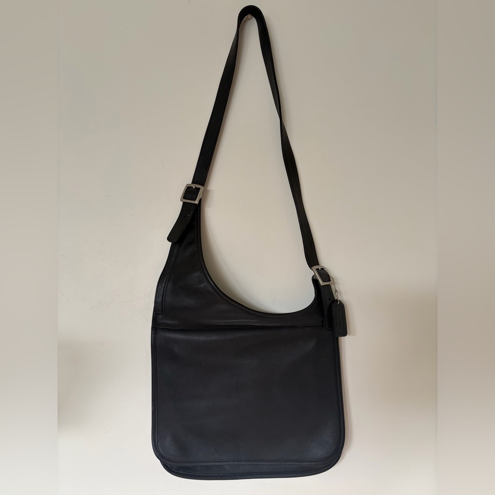 Vintage Coach Utility Hippie Bag 9404 in Black 
Front flap silver hardwear
